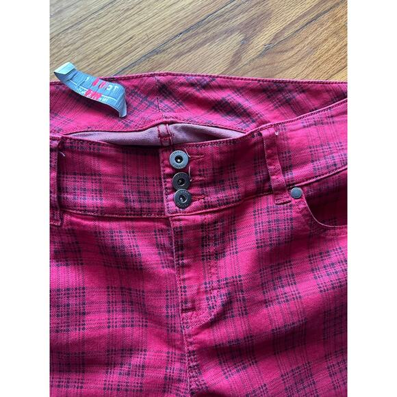Torrid Plaid Print Red Wash Jeggings - Picture 4 of 9